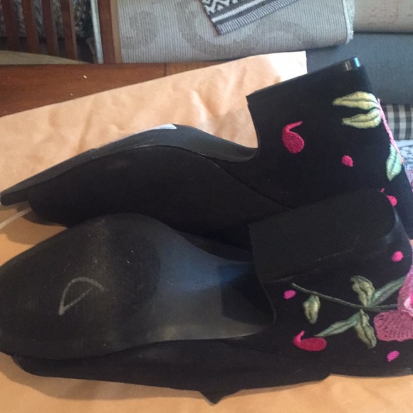 Emptying out closet - Picture 5 of 6